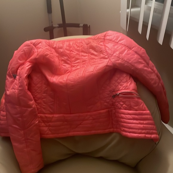 Guess light jacket. Mint condition. - Picture 6 of 8